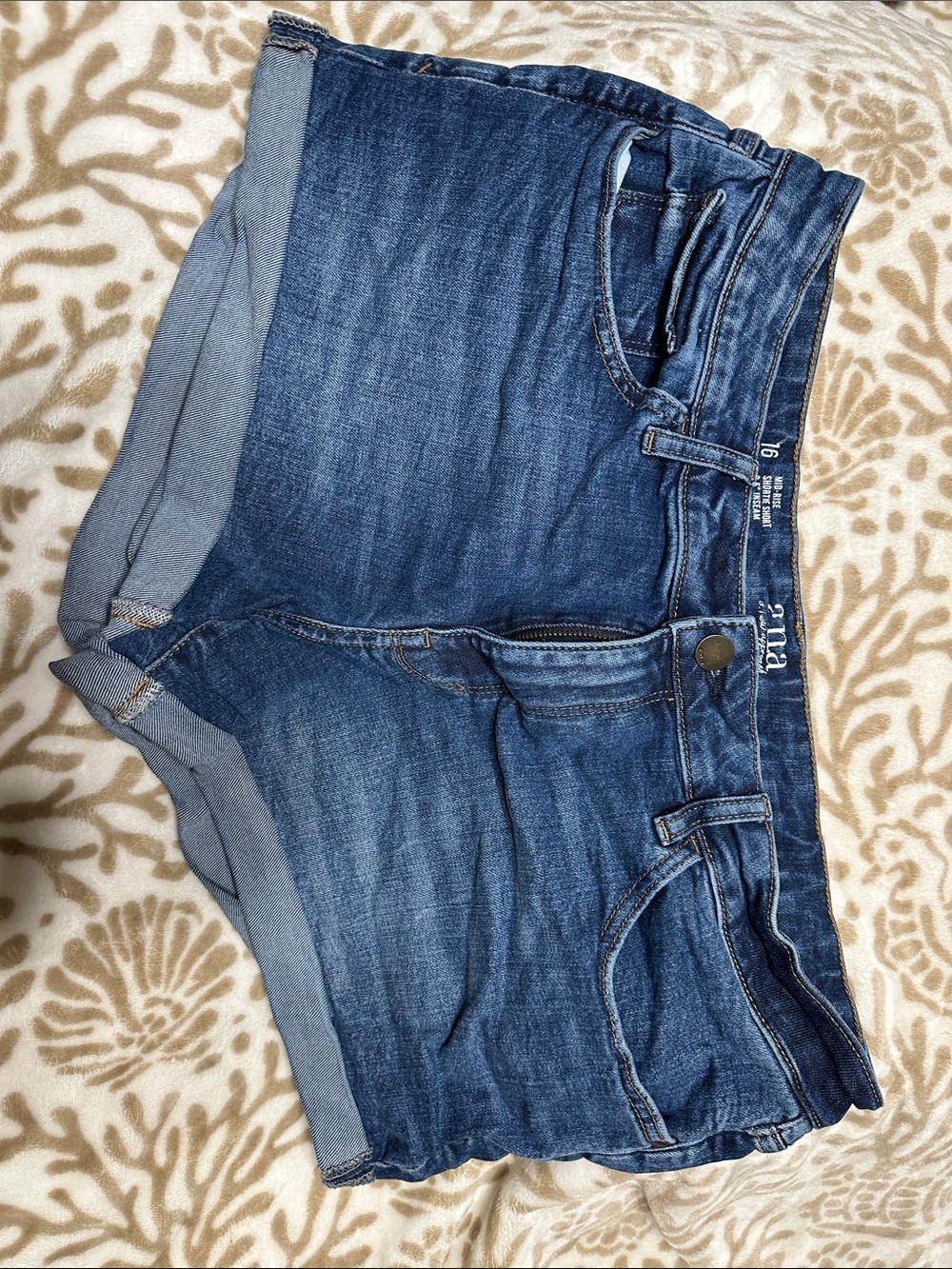 a.n.a Indigo Blue Denim Rolled-Hem Jean Shorts